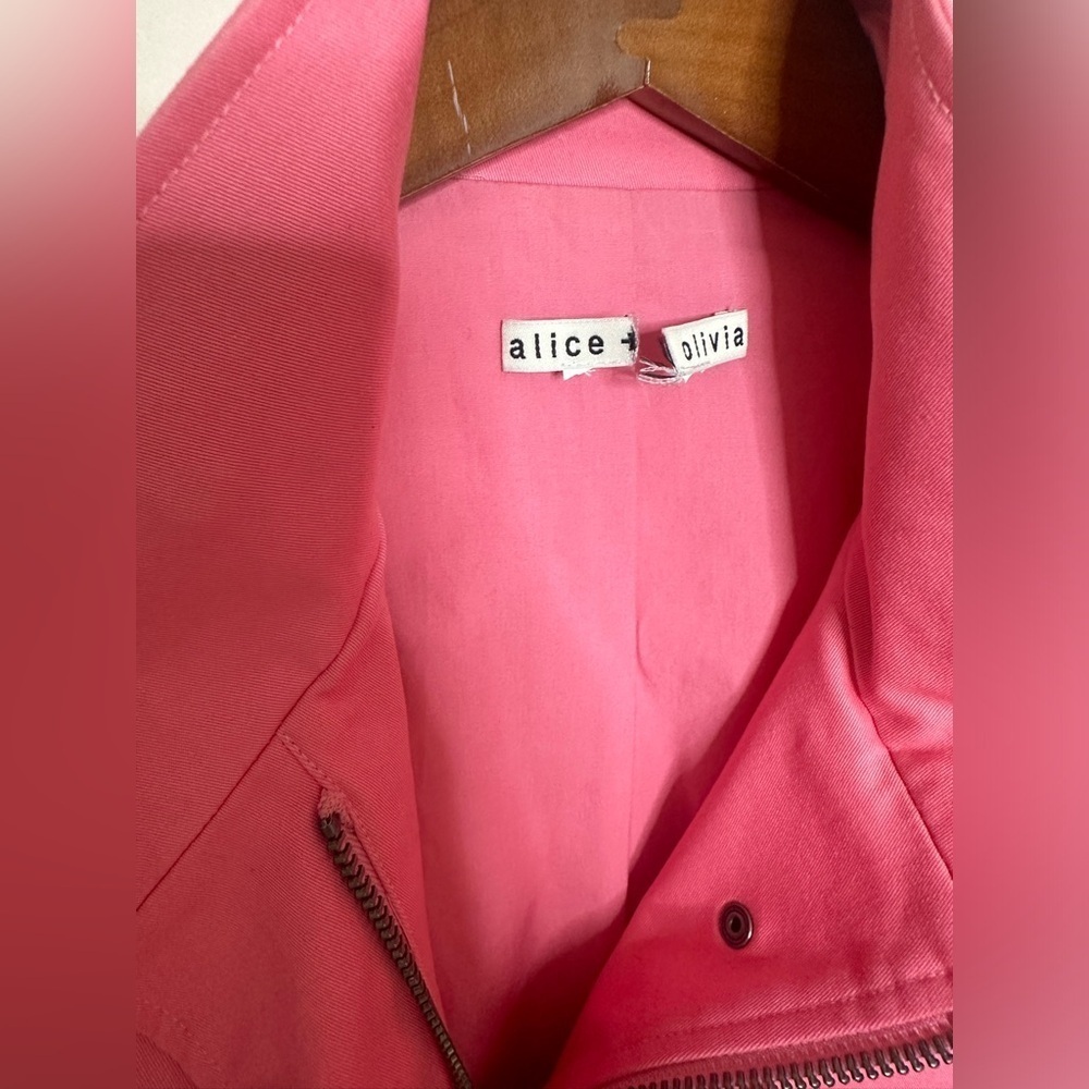 Alice & Olivia Pink Cargo Jacket - Sample Sale - NWOT - size Medium - Barbiecore - Picture 12 of 12